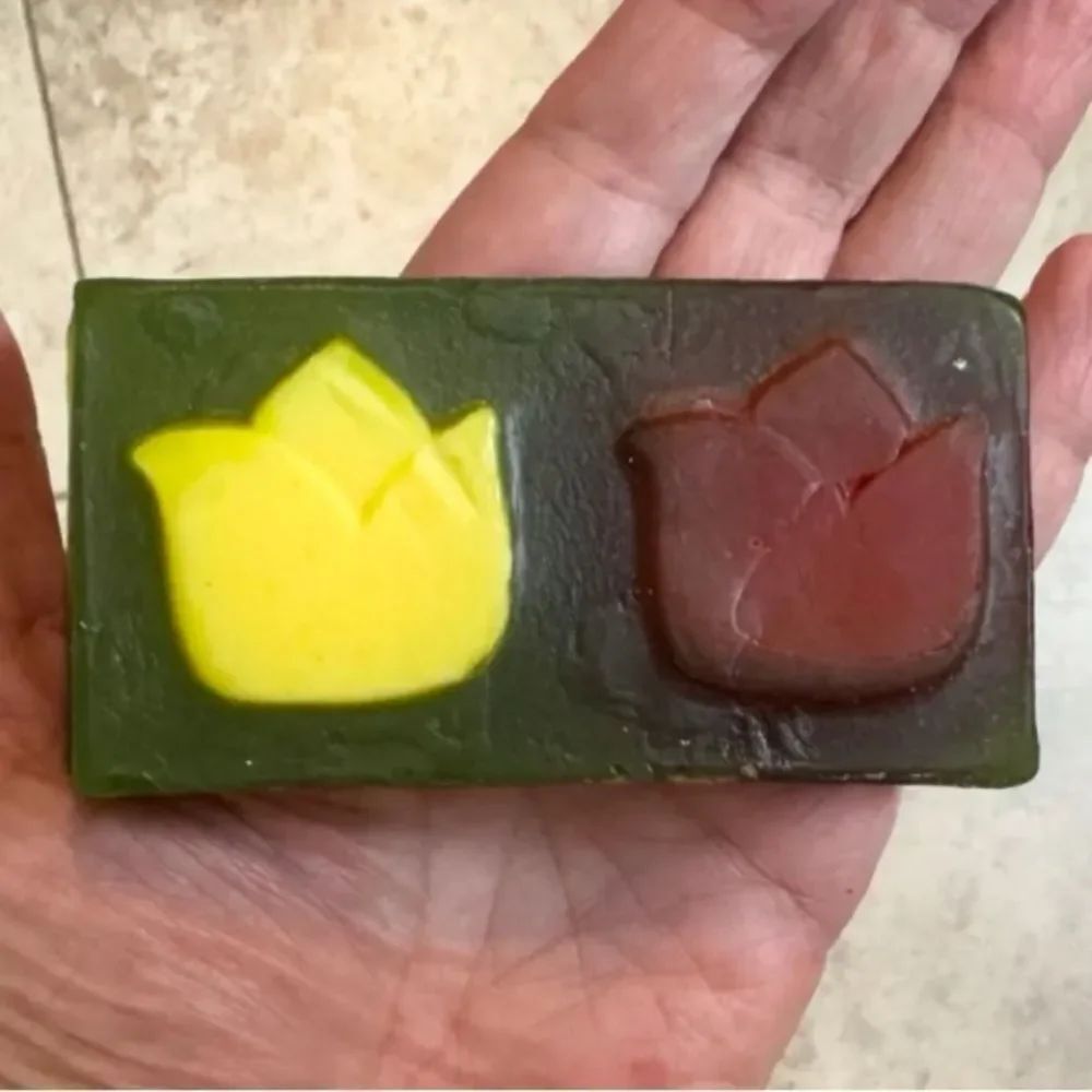 Lush Kitchen Box Exclusive Soap TIPTOE THEOUGH THE TULIPS